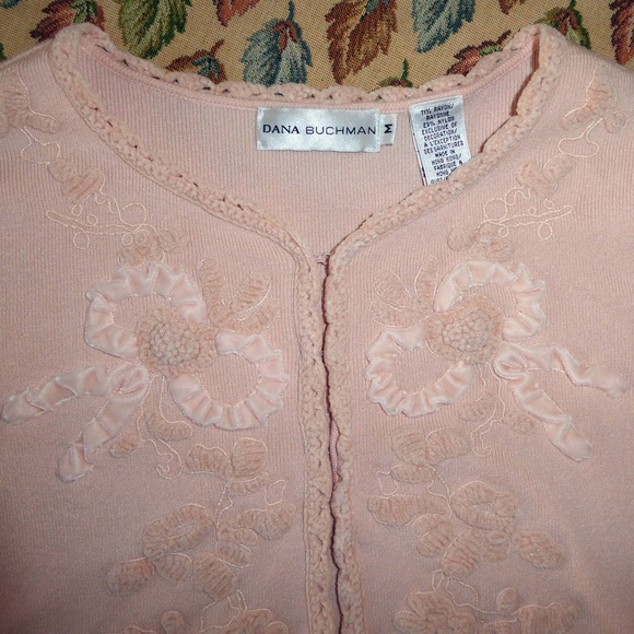 Soft peach embroidered sweater sz medium - Picture 4 of 6